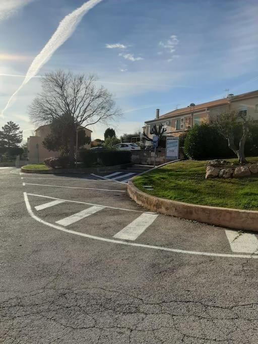 Appartement Climatise Au Calme En Provence П'єррфе-дю-Вар Екстер'єр фото